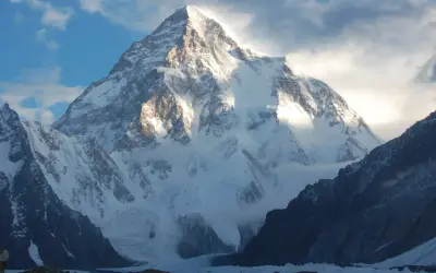 K2 w Karakorum: Dlaczego "Góra Morderca" fascynuje? Poznaj historię