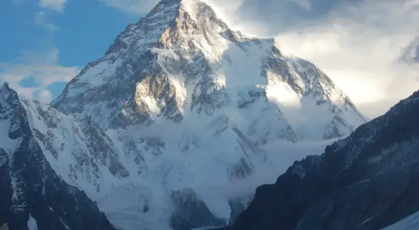 K2 w Karakorum: Dlaczego "Góra Morderca" fascynuje? Poznaj historię
